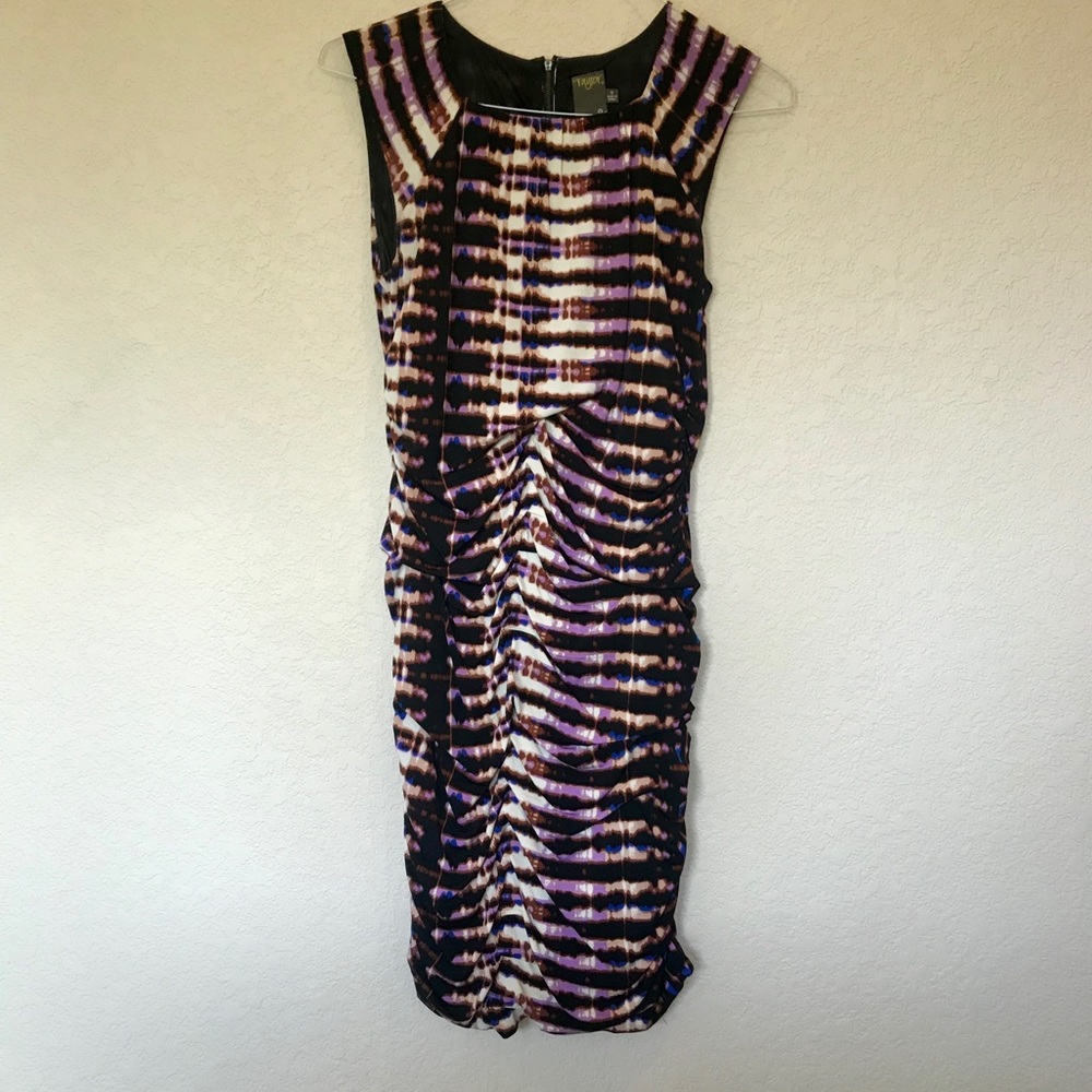 Multicolor tight sinched dress.
